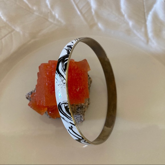 Vintage Black & White Enamel Bangle Bracelet - Picture 2 of 8